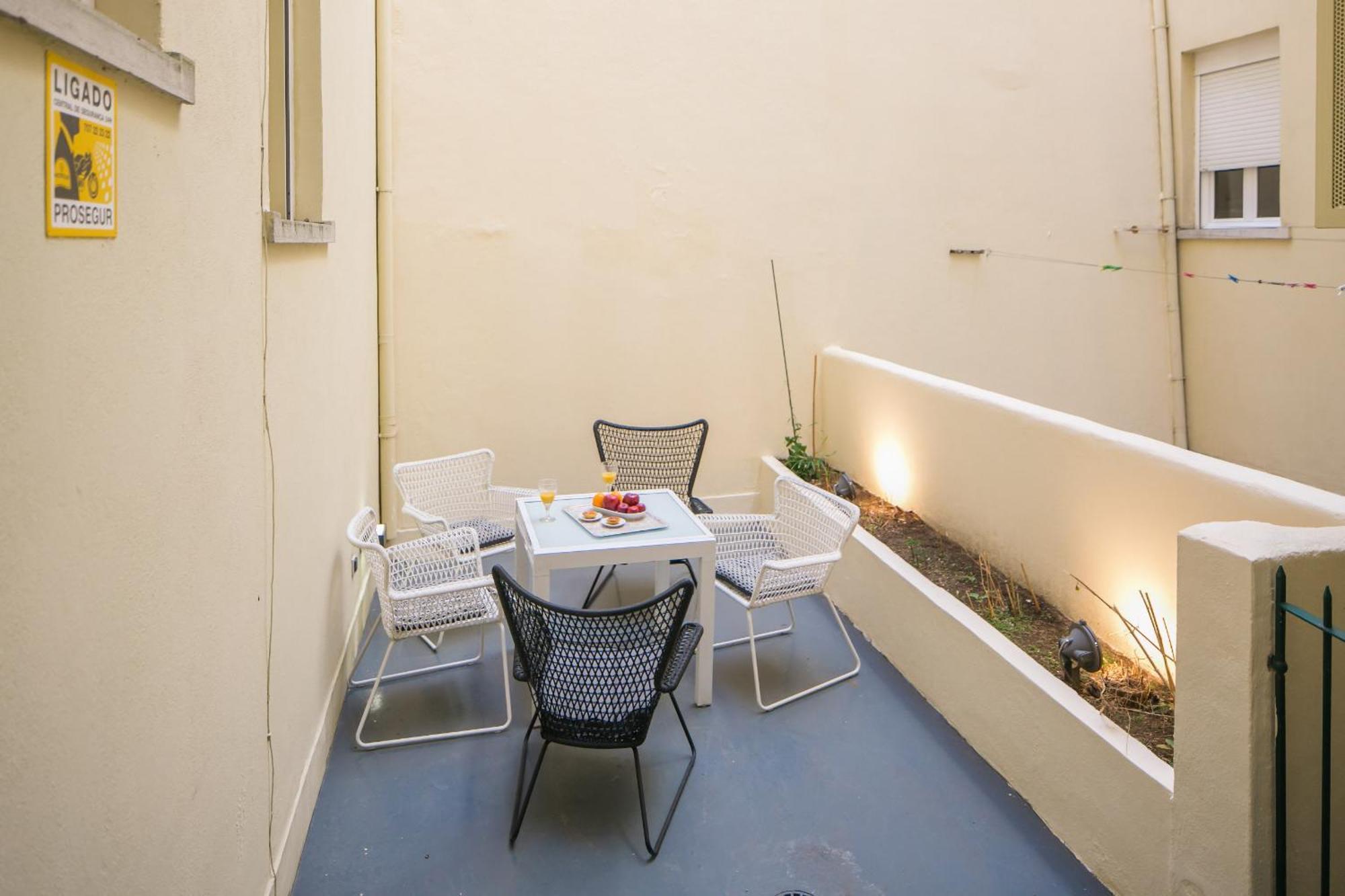 Apartament With A Terrace In The Heart Of Lisbon, 300 외부 사진